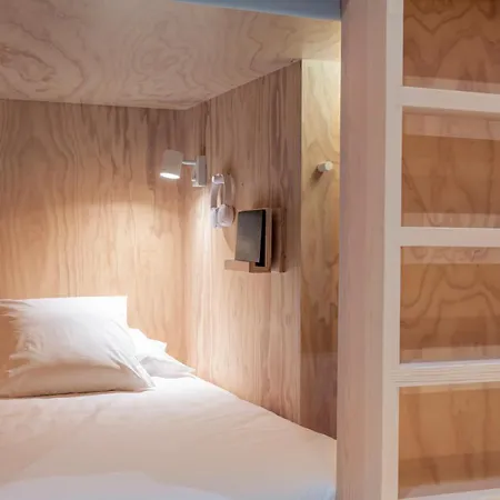 Hostel Colo Colo - Single Private Beds *