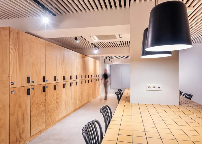 Colo Colo - Single Private Beds *