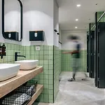Colo Colo - Single Private Beds Hostel
