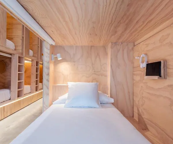 Colo Colo - Single Private Beds Hostal *