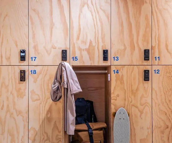 Colo Colo - Single Private Beds